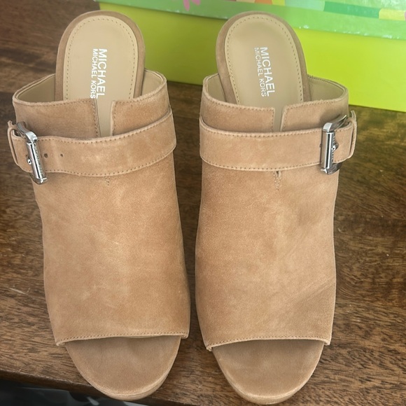 New Michael Kors Isabella Mule - Picture 2 of 10